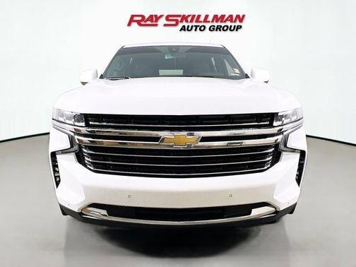 Summit White 2022 Chevrolet Suburban LT