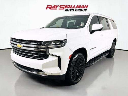Summit White 2022 Chevrolet Suburban LT