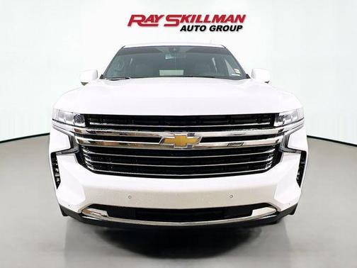 Summit White 2022 Chevrolet Suburban LT