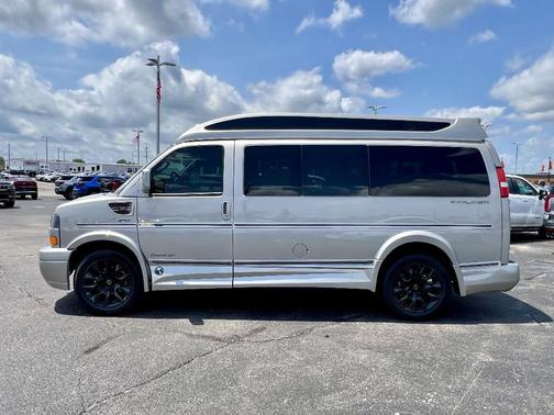 2025 GMC Savana 2500 Work Van