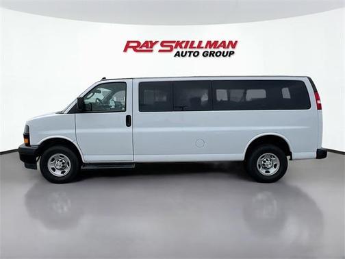 2022 Chevrolet Express 3500 LS