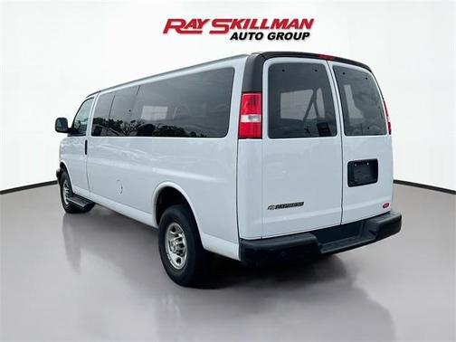 2022 Chevrolet Express 3500 LS