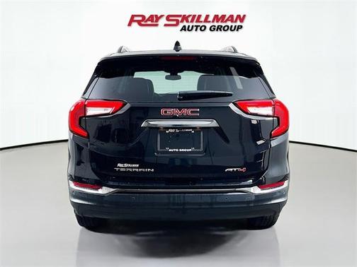 2023 GMC Terrain AT4