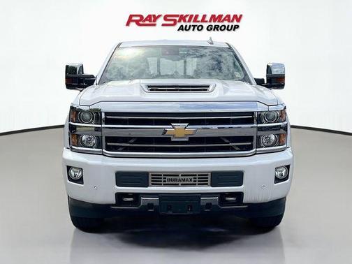 Iridescent Pearl Tricoat 2018 Chevrolet Silverado 2500 High Country