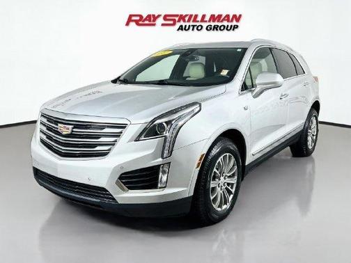 Radiant Silver Metallic 2017 Cadillac XT5 Luxury