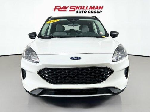 Star White 2022 Ford Escape SE