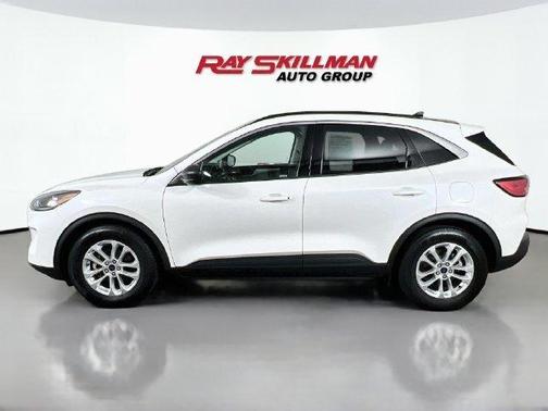 Star White 2022 Ford Escape SE