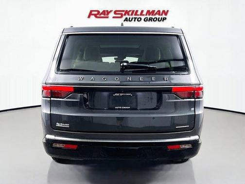 Metallic 2022 Jeep Wagoneer Series III