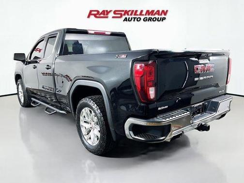 Onyx Black 2021 GMC Sierra 1500 SLE