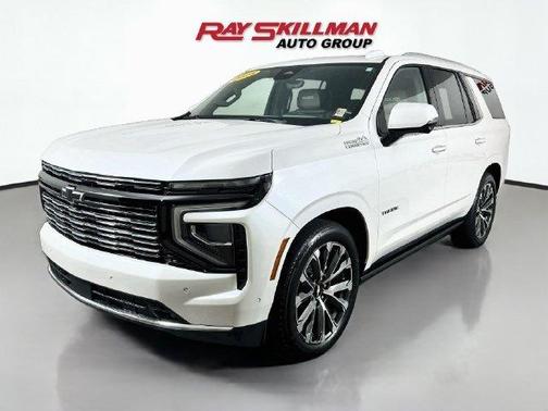 Iridescent Pearl Tricoat 2025 Chevrolet Tahoe High Country