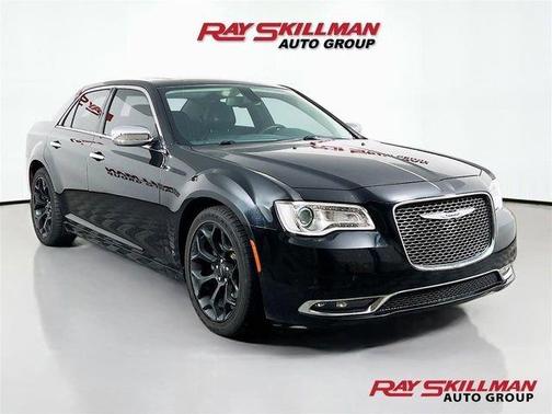 Gloss Black 2019 Chrysler 300 Limited