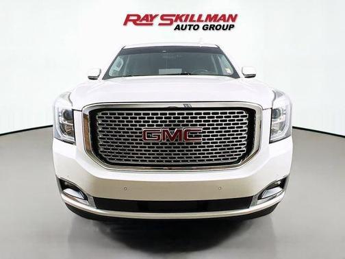 White Frost Tri-Coat 2017 GMC Yukon XL Denali