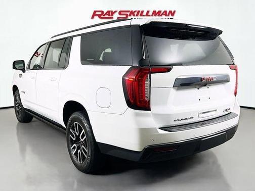 Summit White 2023 GMC Yukon XL AT4