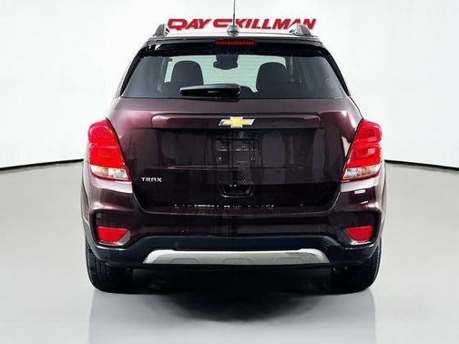 Black Cherry Metallic 2021 Chevrolet Trax LT