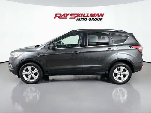 Ingot Silver Metallic 2017 Ford Escape SE