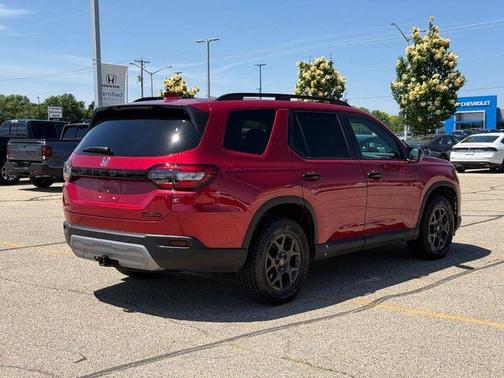 Radiant Red Metallic II 2025 Honda Pilot TrailSport