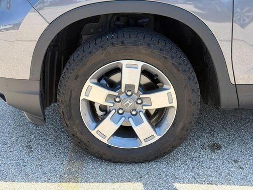 Modern Steel Metallic 2025 Honda Ridgeline RTL