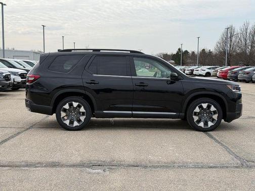 Crystal Black Pearl 2026 Honda Pilot Touring 8-Passenger