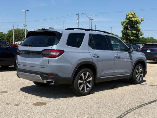 Sonic Gray Pearl 2025 Honda Pilot Touring 8-Passenger
