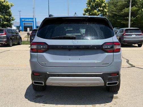 Sonic Gray Pearl 2025 Honda Pilot Touring 8-Passenger