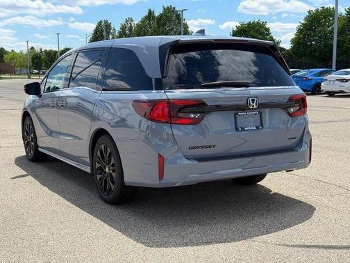 Sonic Gray Pearl 2026 Honda Odyssey Sport-L