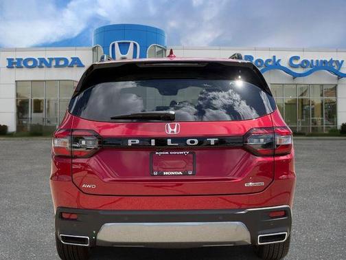 Radiant Red Metallic II 2026 Honda Pilot Touring 8-Passenger