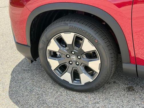 Radiant Red Metallic II 2026 Honda Pilot Touring 8-Passenger