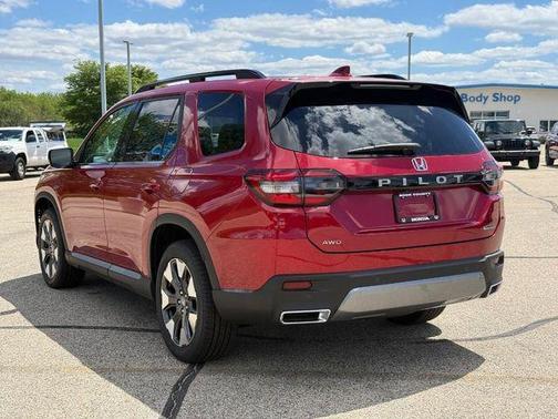 Radiant Red Metallic II 2026 Honda Pilot Touring 8-Passenger