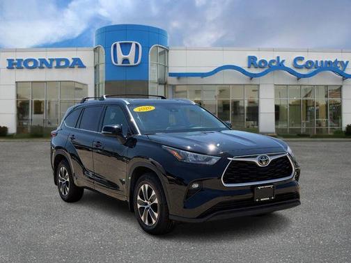 Midnight Black Metallic 2020 Toyota Highlander XLE