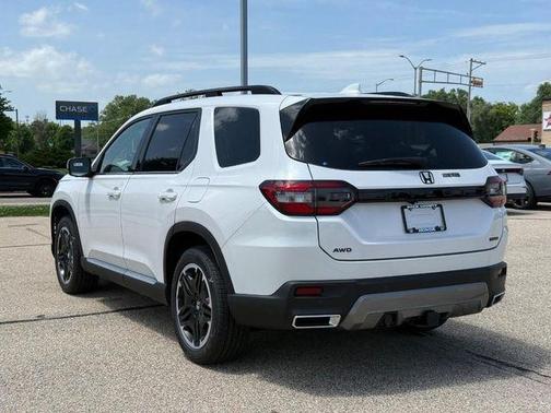 Platinum White Pearl 2026 Honda Pilot Touring 8-Passenger