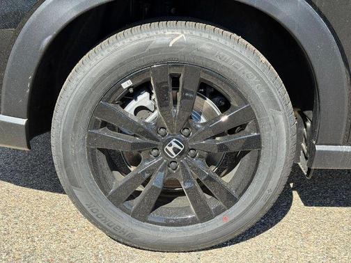 Crystal Black Pearl 2027 Honda HR-V Sport