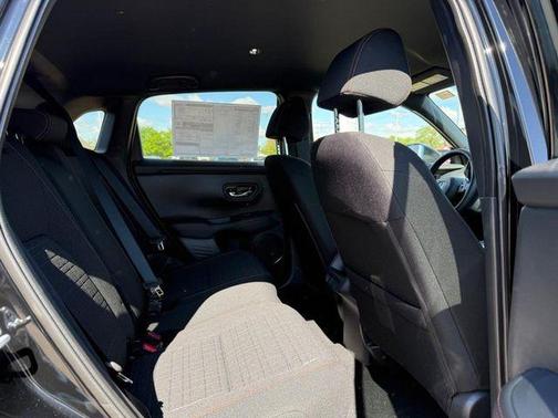 Crystal Black Pearl 2027 Honda HR-V Sport