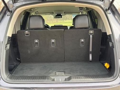 Modern Steel Metallic 2025 Honda Pilot EX-L