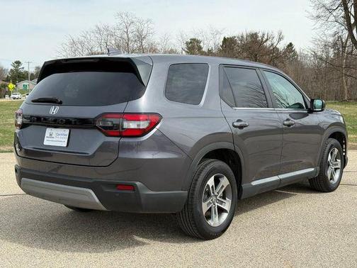 Modern Steel Metallic 2025 Honda Pilot EX-L