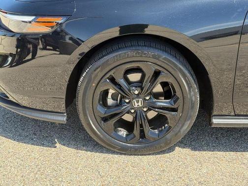 Crystal Black Pearl 2025 Honda Accord SE