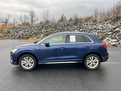 2022 Audi Q3 45 S line Premium