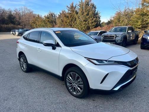 2024 Toyota Venza LE