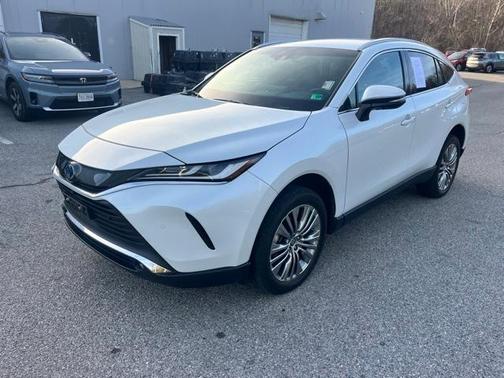 2024 Toyota Venza LE