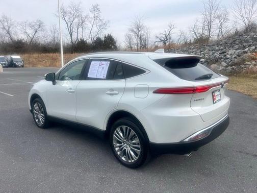 2024 Toyota Venza LE