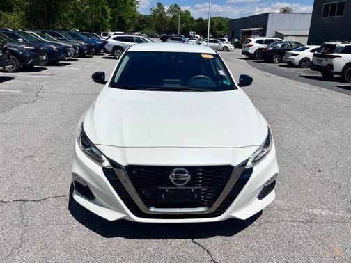 White 2021 Nissan Altima 2.5 SR