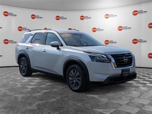 2024 Nissan Pathfinder SV