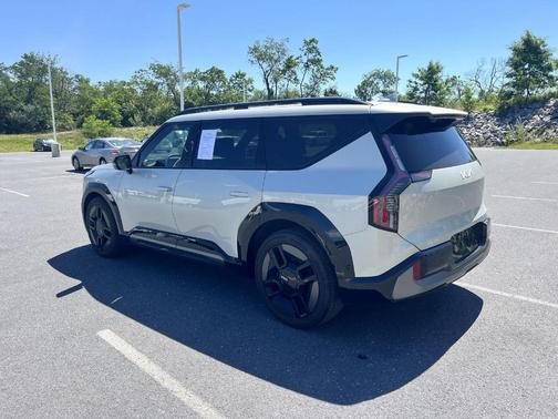 Ivory Silver 2024 Kia EV9 GT-Line