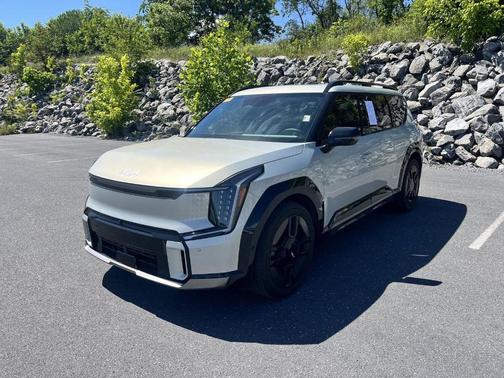 Ivory Silver 2024 Kia EV9 GT-Line
