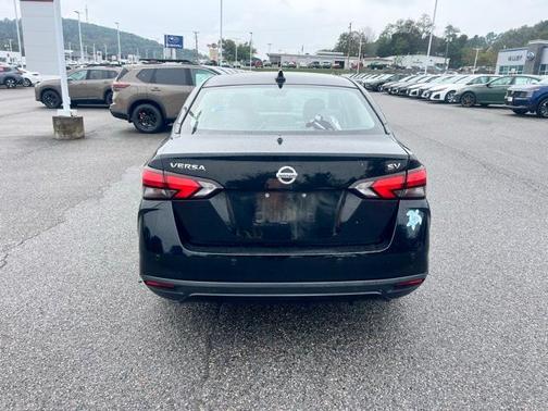 2021 Nissan Versa 1.6 SV
