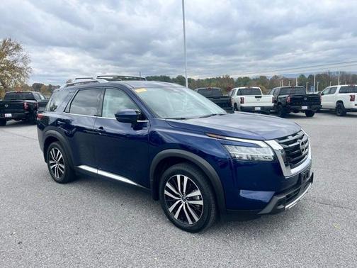 2023 Nissan Pathfinder Platinum