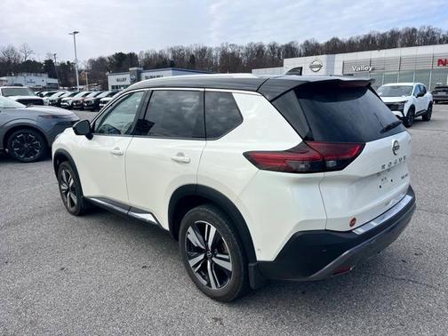 2022 Nissan Rogue SL