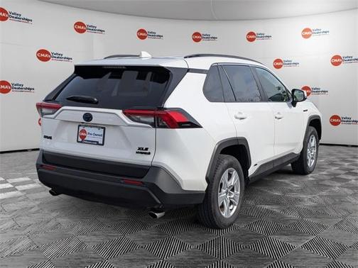 2021 Toyota RAV4 Hybrid XLE