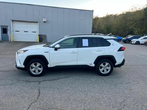 2021 Toyota RAV4 Hybrid XLE