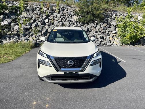 White 2023 Nissan Rogue SV