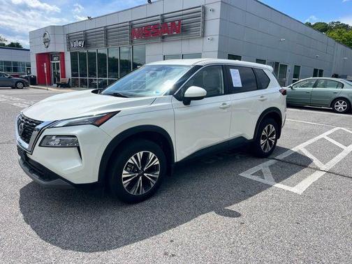 White 2023 Nissan Rogue SV